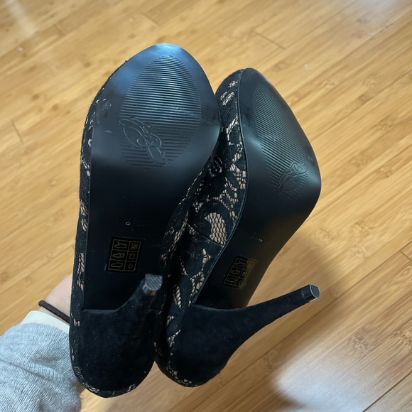 Heels - Picture 5 of 5